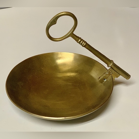 Vintage Mid Century Solid Brass VM VIRGINIA METALWORKS Key Coin Trinket Dish - Picture 6 of 16